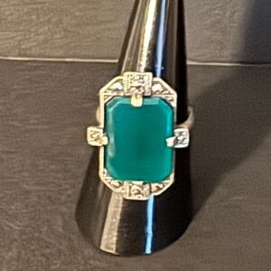 Sterling Silver Green Chalcedony Gemstone Art Deco Ring